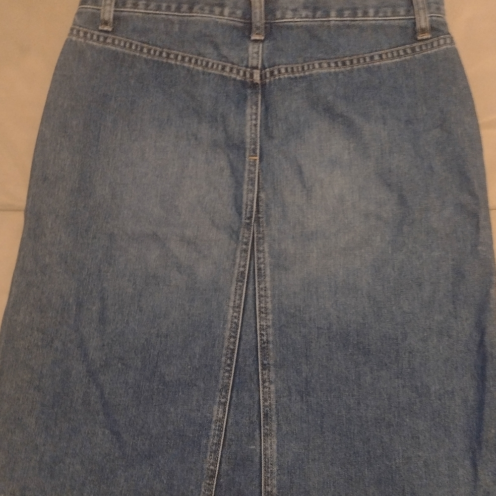 Gap skirt size 4